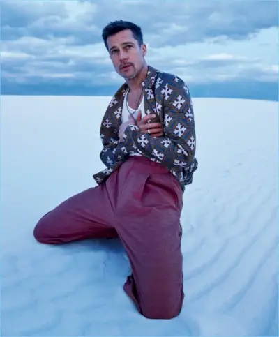 Ryan McGinley fotograferer Brad Pitt i en Giorgio Armani-trykt jakke med en Rick Owens-tank. Pitt rocker også Bottega Veneta-bukser, et David Yurman-kjede og en Miansai-ring.
