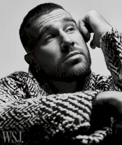 De cerca con Travis Kelce para WSJ. Revista.