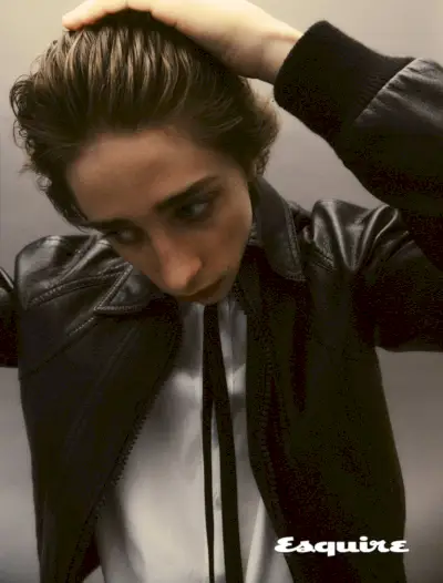 Naujoje fotosesijoje vaidinantis Raphaelis Luce'as vilki Celine Homme.