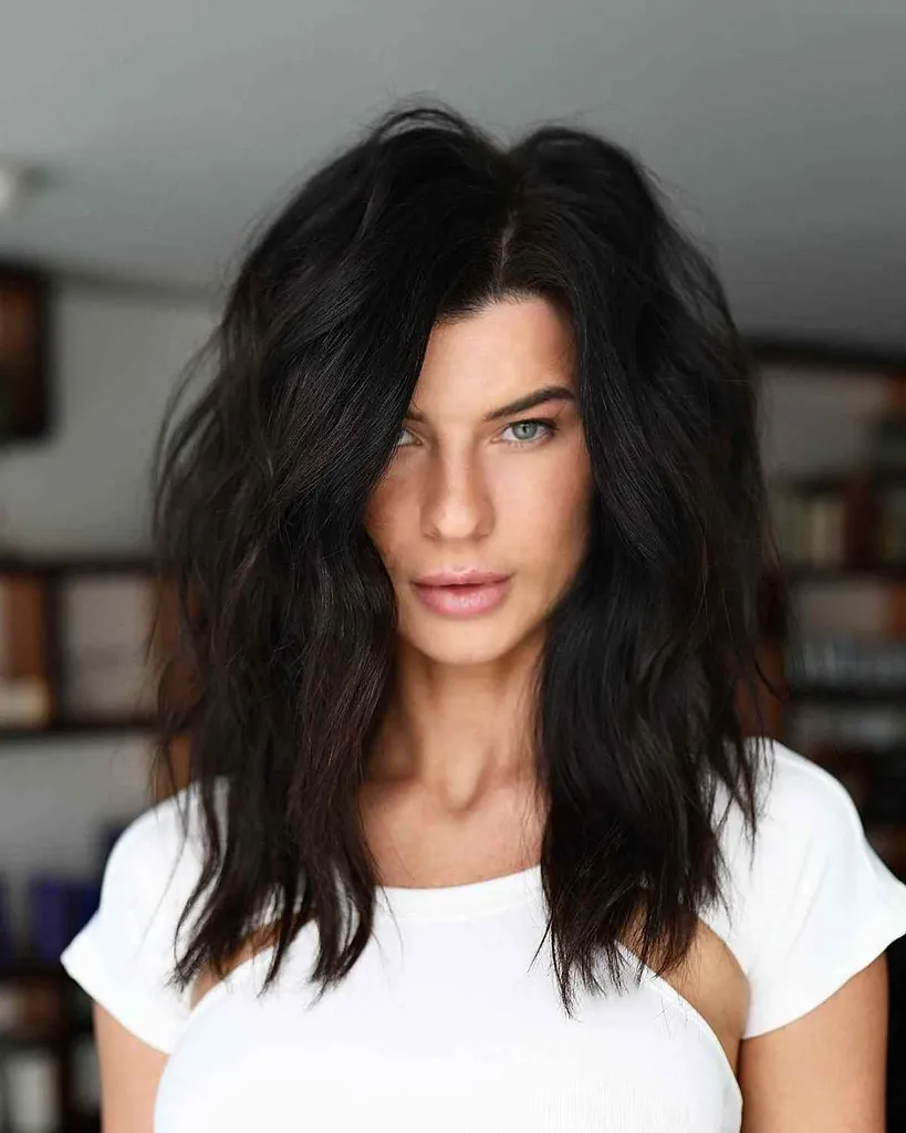 Koel en gestructureerd halflang dik haar' title=