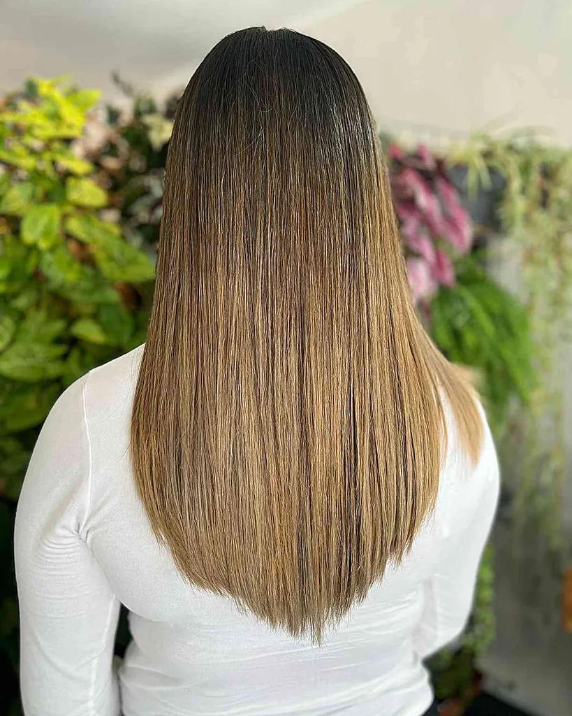 Prachtige dikke V-vorm voor halflang haar' title=