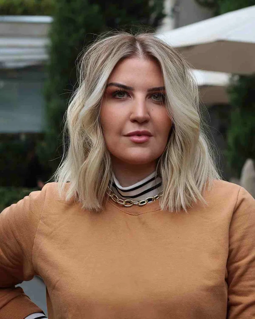 Lived-In Blunt Cut za lase do ramen' title=