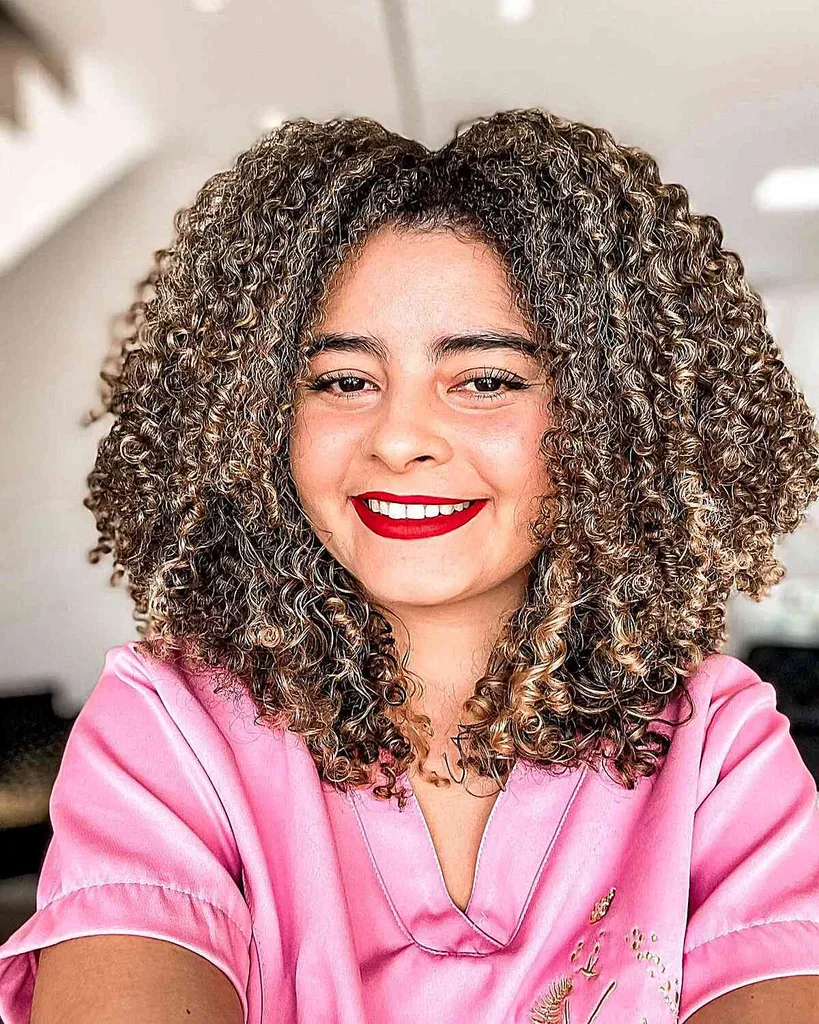 Najbolj sanjski skodrani lasje do ramen' title=