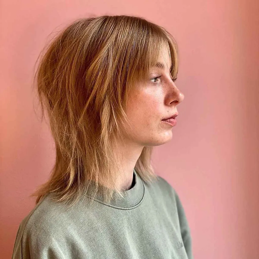 Kefalės vilko kirpimas tiesiems plaukams' title=