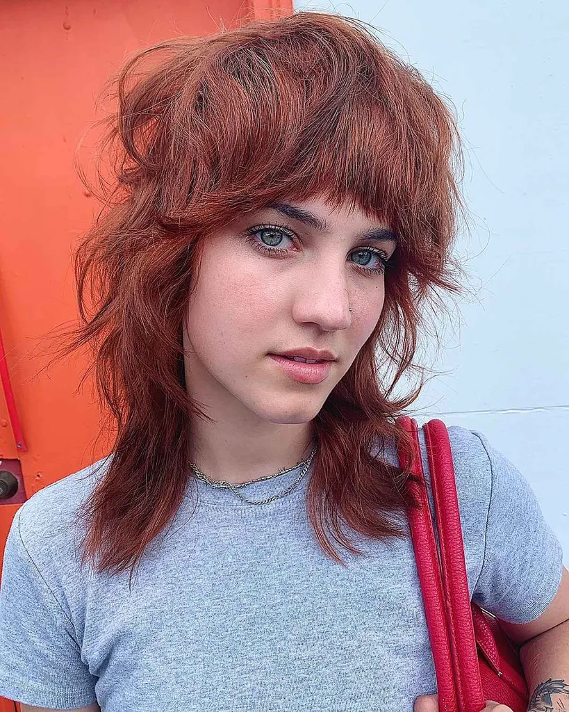 Vilko kirpimas su sunkiais vainiko sluoksniais' title=