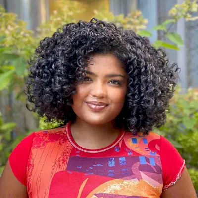 Stunning Above-the-Shoulder Black Lob for Thick Hair