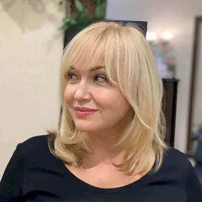 Shoulder-Length Hair With Bangs