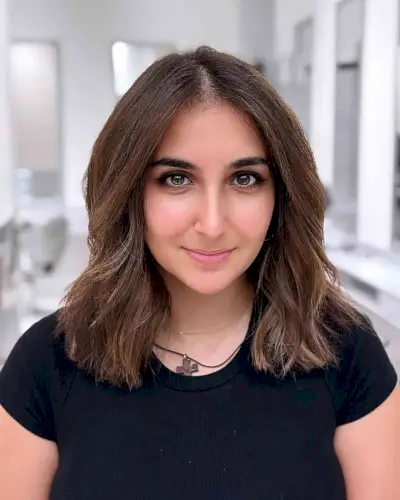 Middle-Parted Brunette Bob Hair with Textured Ends