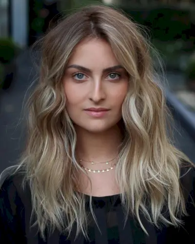 The Perfect Medium Wavy Shag for Fine Hair