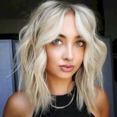 medium shaggy cut with razored layers