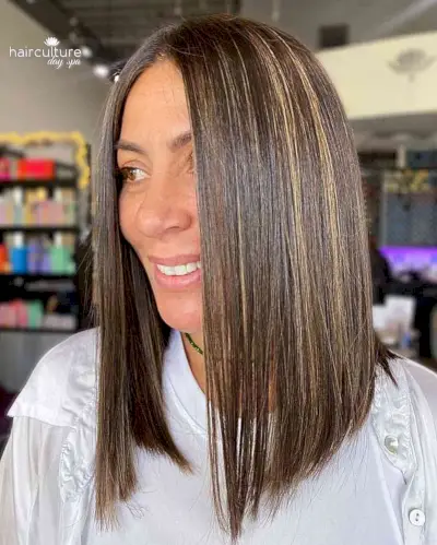 Straight Brown Medium Hair with Blonde Highlights for Fine Tresses