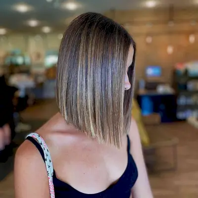 Highlighted Blunt Lob for Fine Hair Textures