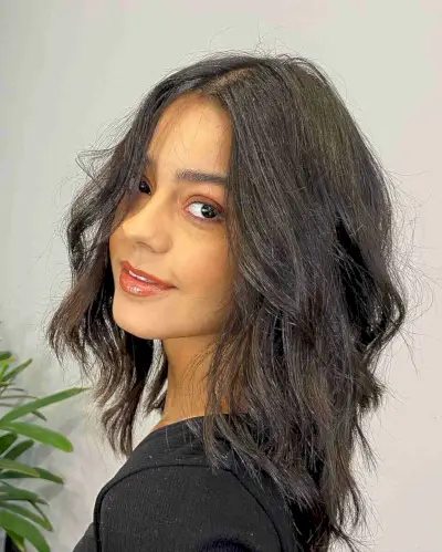 A-Line Long Razored Bob with Waves and Middle Part for Fine Hair