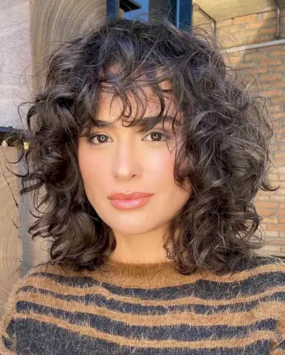 Loose and Messy Curly Waves for Medium-Length Hair