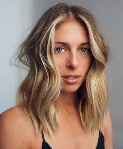 blunt shoulder-length layers for wavy hair