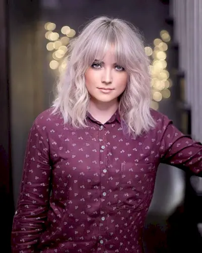 Loose Waves and Bangs on Mid-Length Hair