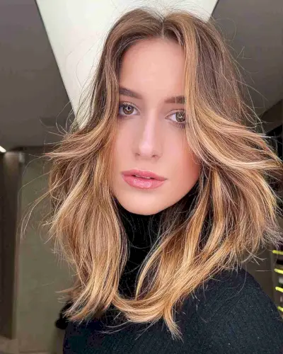 Medium Face-Framing Layers for Women