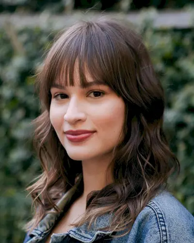 Wonderful beachy waves with layers on medium-length hair