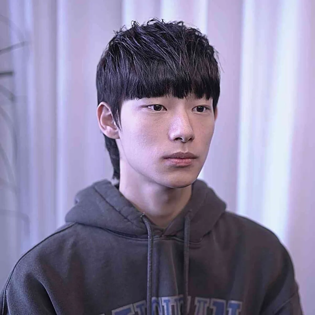 Kpop男性の太い髪をカット' title=