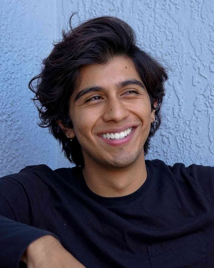 メンズ サイドパート付きミドル丈カット' title=