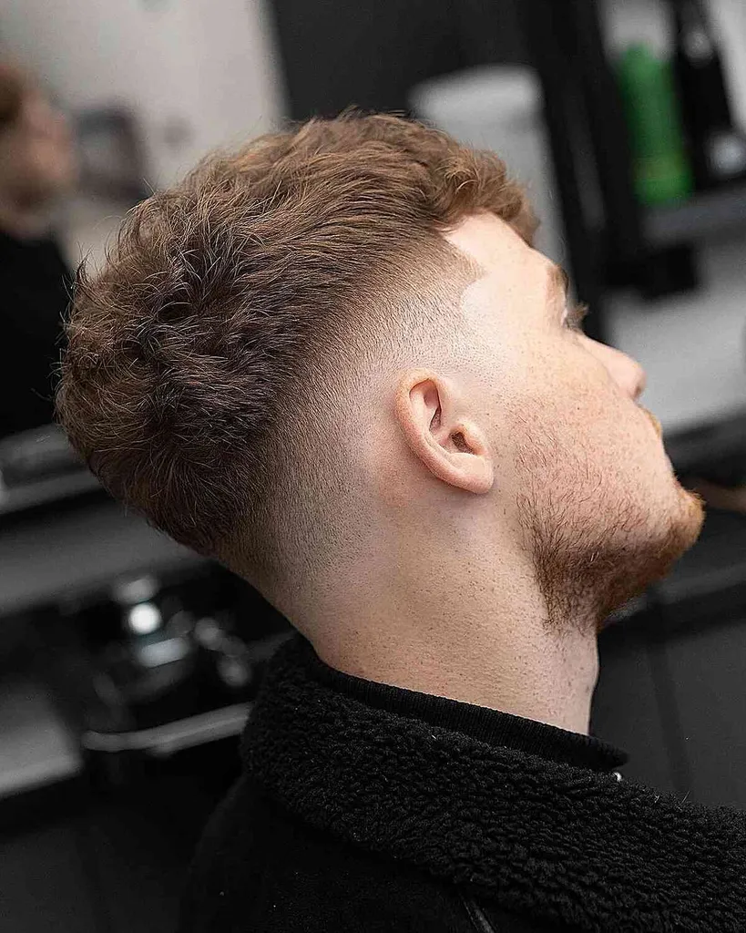 25 coupes de cheveux à décoloration élevée les plus propres pour hommes en 2026