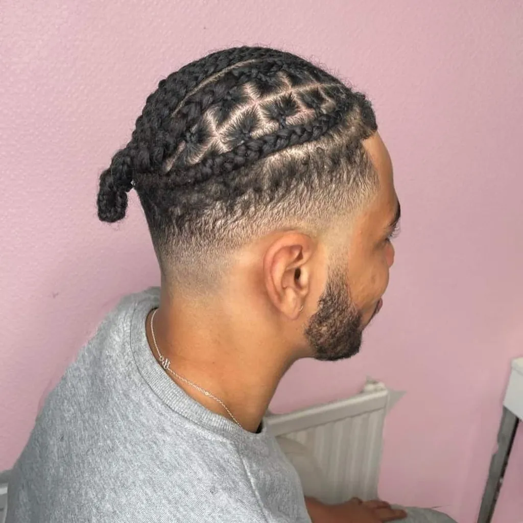 Cornrows s škatlastimi pletenicami' title=