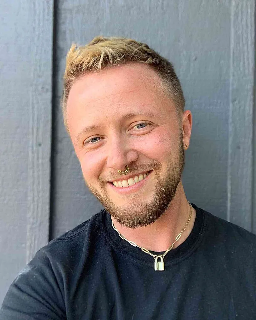 90-ųjų trumpų vyrų plaukų patarimai' title=