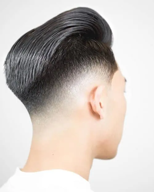 Slick Back Undercut izbalināt' title=