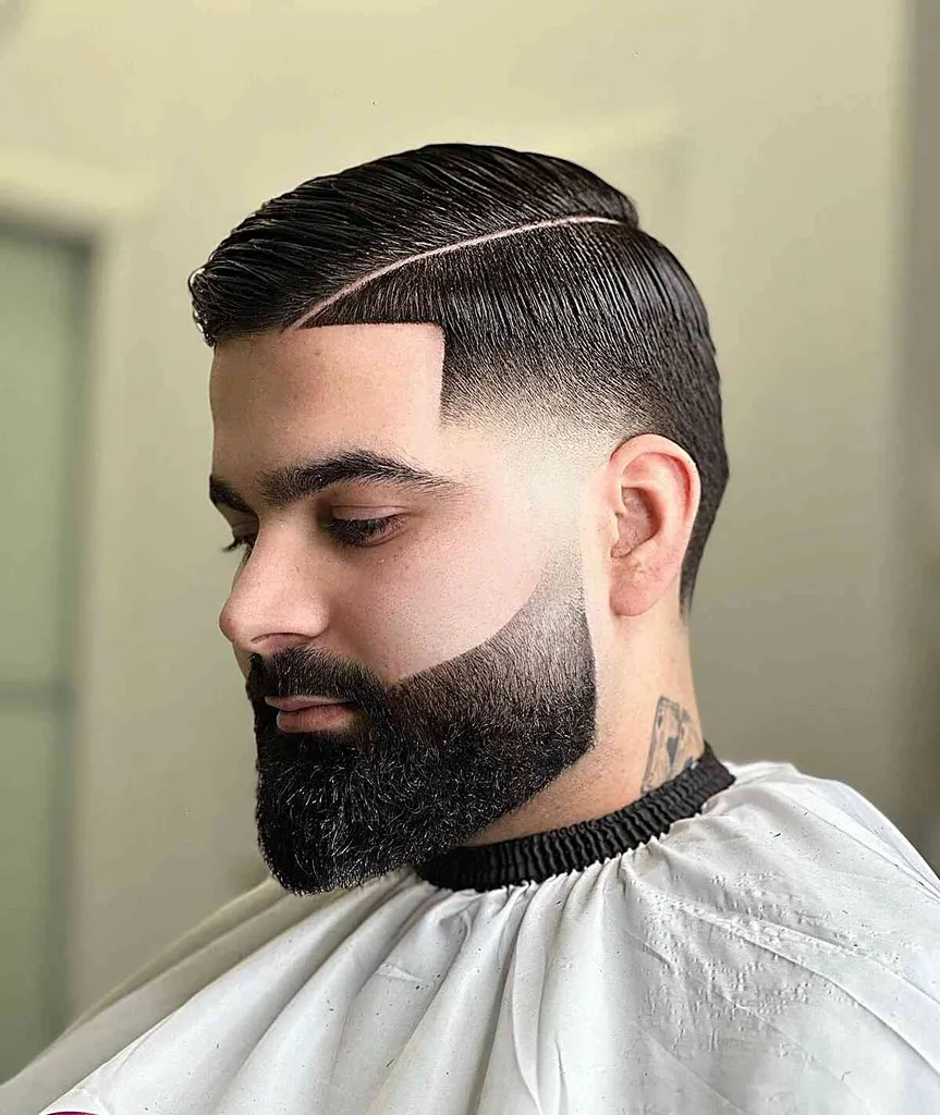 Strukturierter Schnitt mit Highlights und hochglänzendem Finish für Männer mit dickem Haar' title=