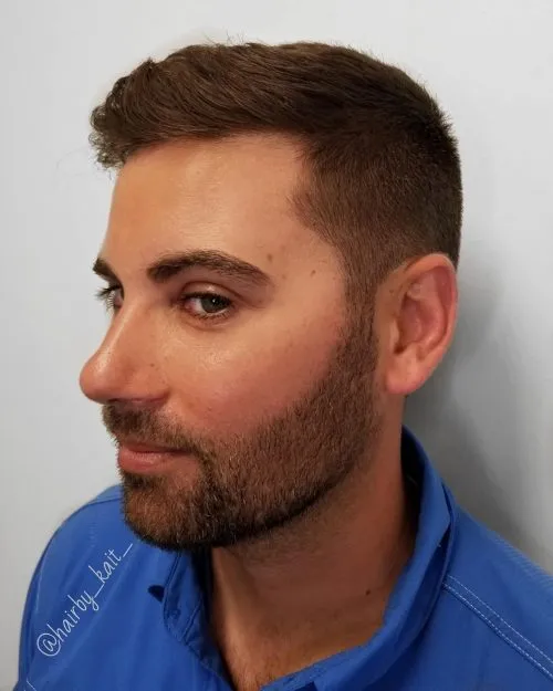 アイビーリーグのメンズヘアのサイドパート' title=