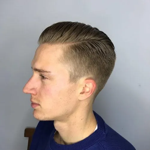 Tăiatul clasic Gentleman pe părul scurt' title=