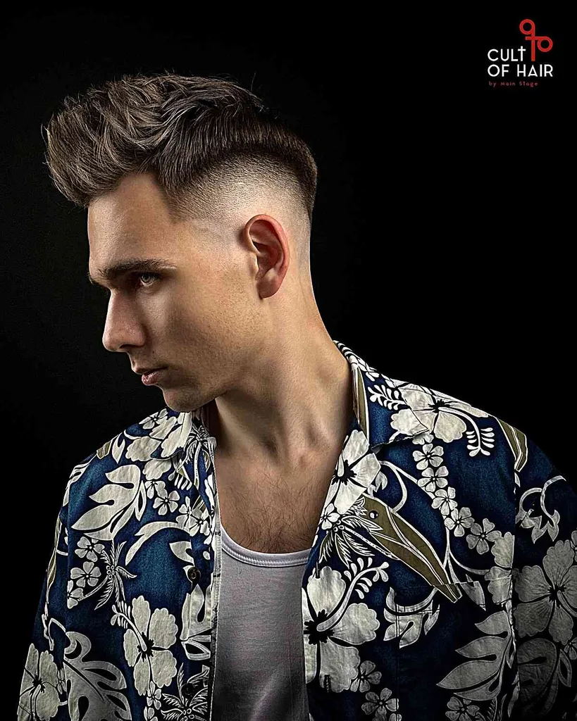 Messy Quiff s plešastim bledenjem za fante' title=