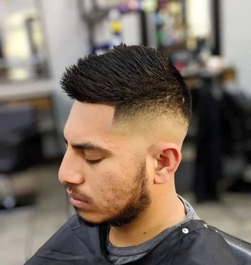 Păr de Fohawk înțepător' title=