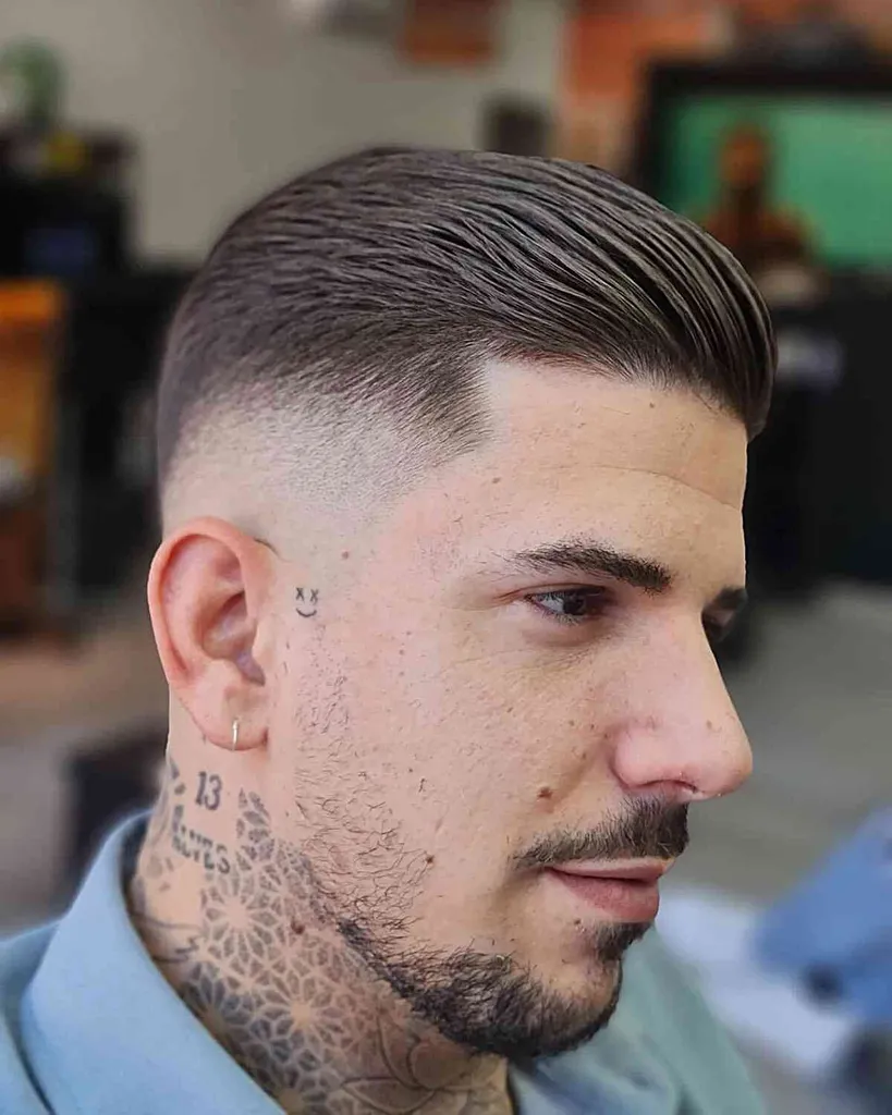 32 de idei de tunsoare la modă Bald Fade pentru bărbați chiar acum' title=