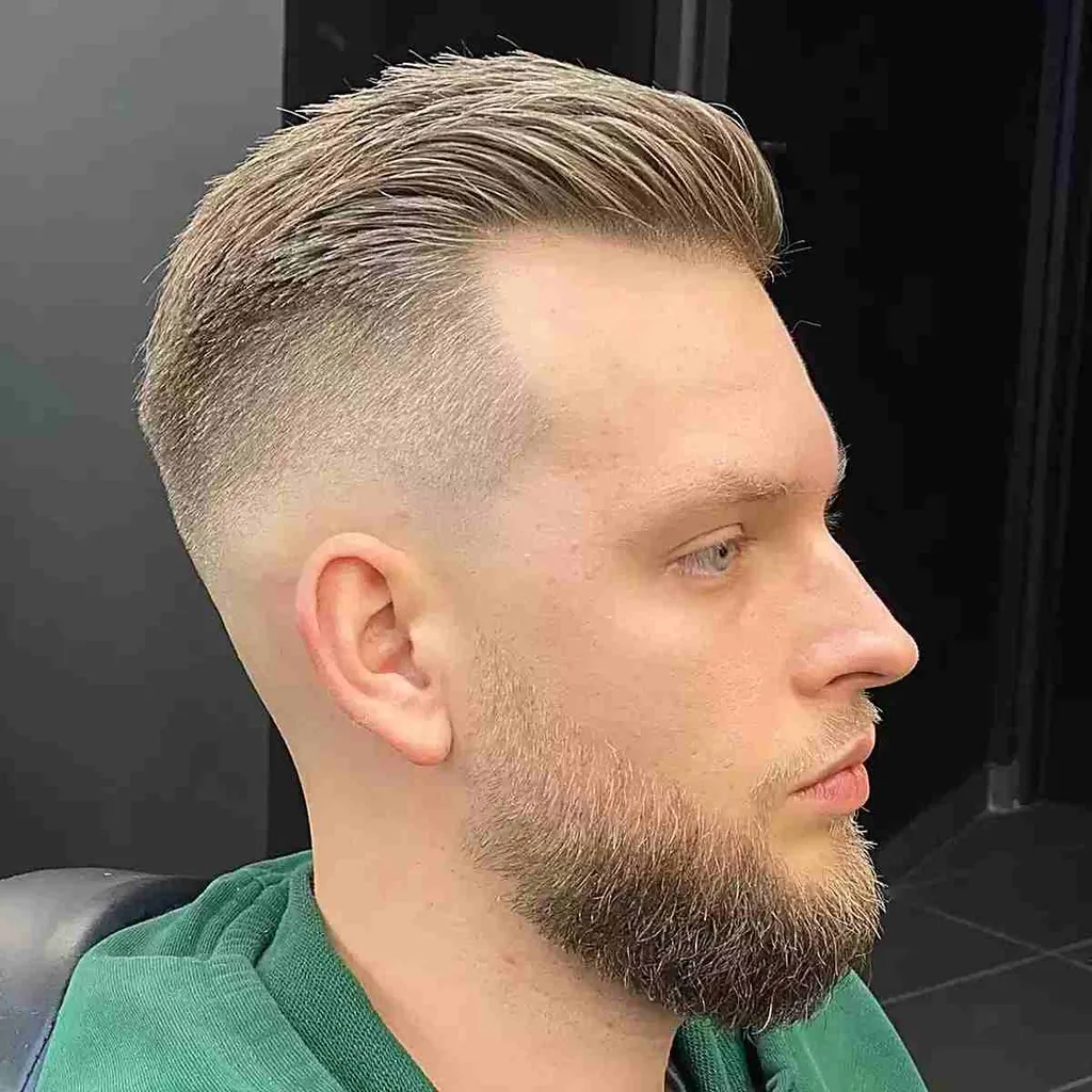 78 najlepszych stylów strzyżenia blaknących i łysych w roku 2026' title=