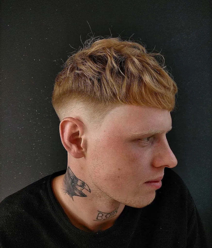 franja reta em corte césar com fade moderno' title=