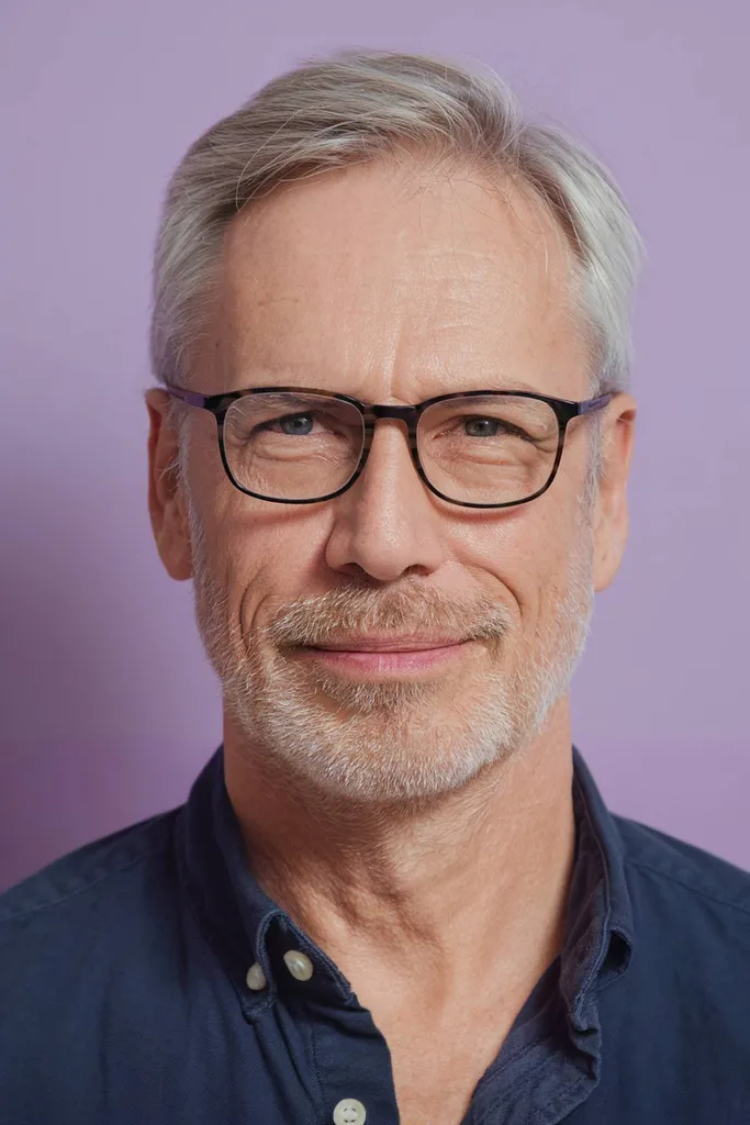 薄毛の男性に最適なヘアカット' title=