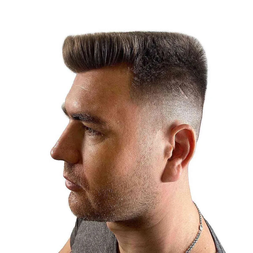 23 coupes de cheveux à dessus plat les plus cool pour hommes en 2026 + Comment coiffer