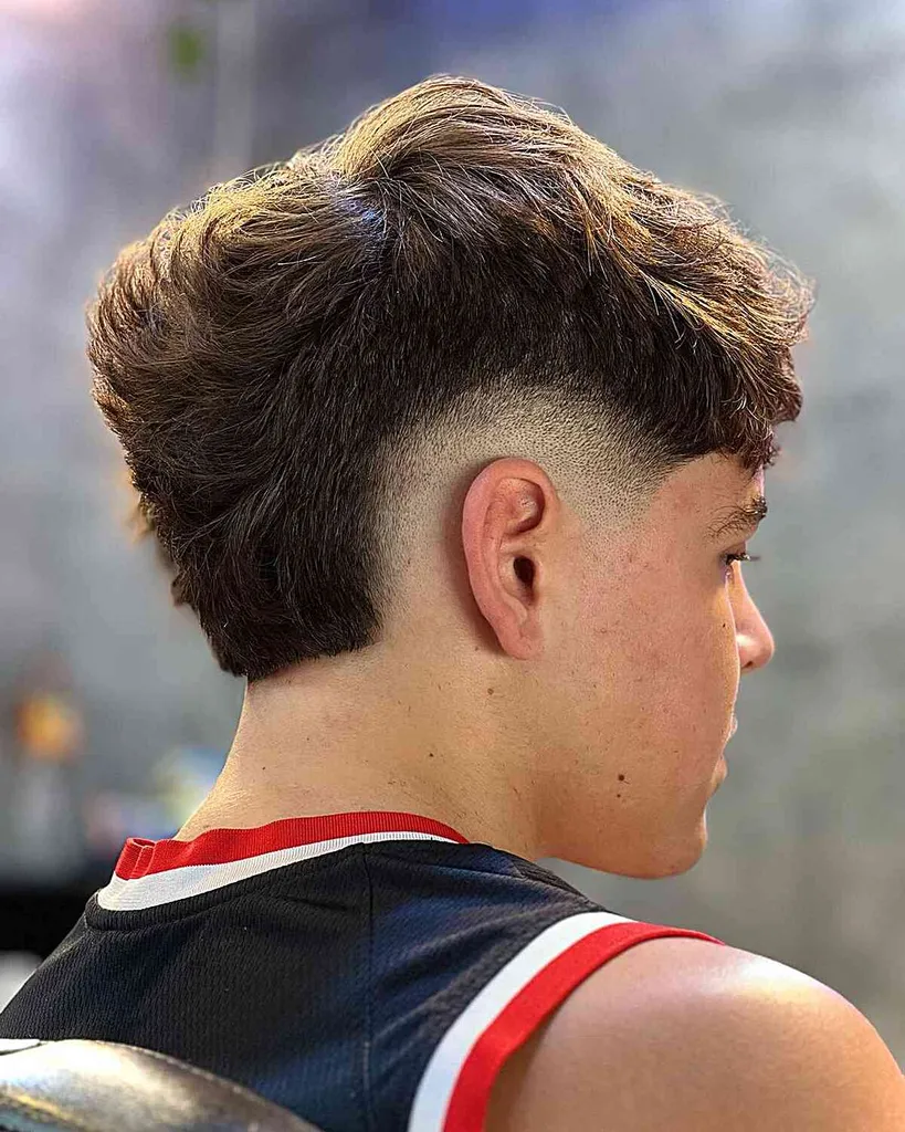 Low Skin Burst Fade för mäns tjocka hår' title=