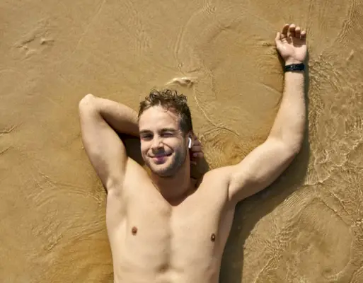 Belaidės ausinės „Man Beach“.