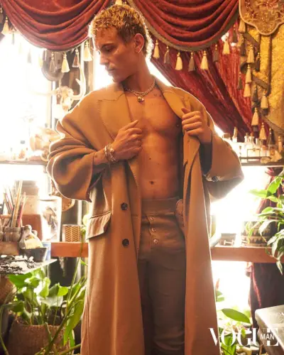 Aron Piper Vogue Man Hong Kong 2024 010