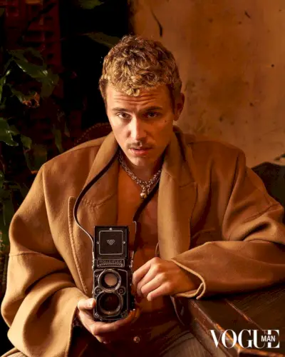 Arón Piper Rocks Dolce & Gabbana + More i Vogue Man HK