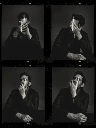 Oliver Jackson-Cohen Foto Schön! 2022 Schwarz-Weiß-Serie