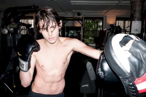 Harry Brant 2015 Servizio fotografico in palestra a torso nudo Terry Richardson 009