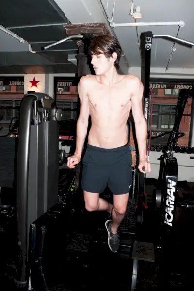 Harry Brant 2015 Servizio fotografico in palestra a torso nudo Terry Richardson 012