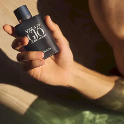 Parfum de vară Bărbați Giorgio Armani Acqua di Gio Profondo
