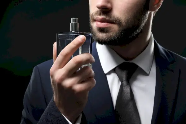 Când vine vorba de ocazii speciale, ținuta și colonia sunt la fel de importante.