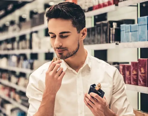 Dišave se razlikujejo po intenzivnosti in dolgotrajnosti, od kratkih kolonjskih vod do celodnevnih parfumov.