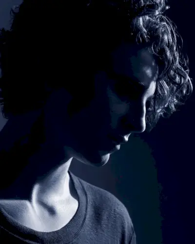 Chanel annuncia Timothée Chalamet come nuovo volto della sua famosa fragranza Bleu de Chanel.