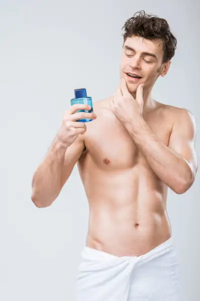 Conservez votre parfum après la douche sur une peau propre et humide pour une absorption maximale.
